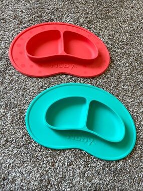 2-pc Nuby Sectioned Silicone Feeding Mat